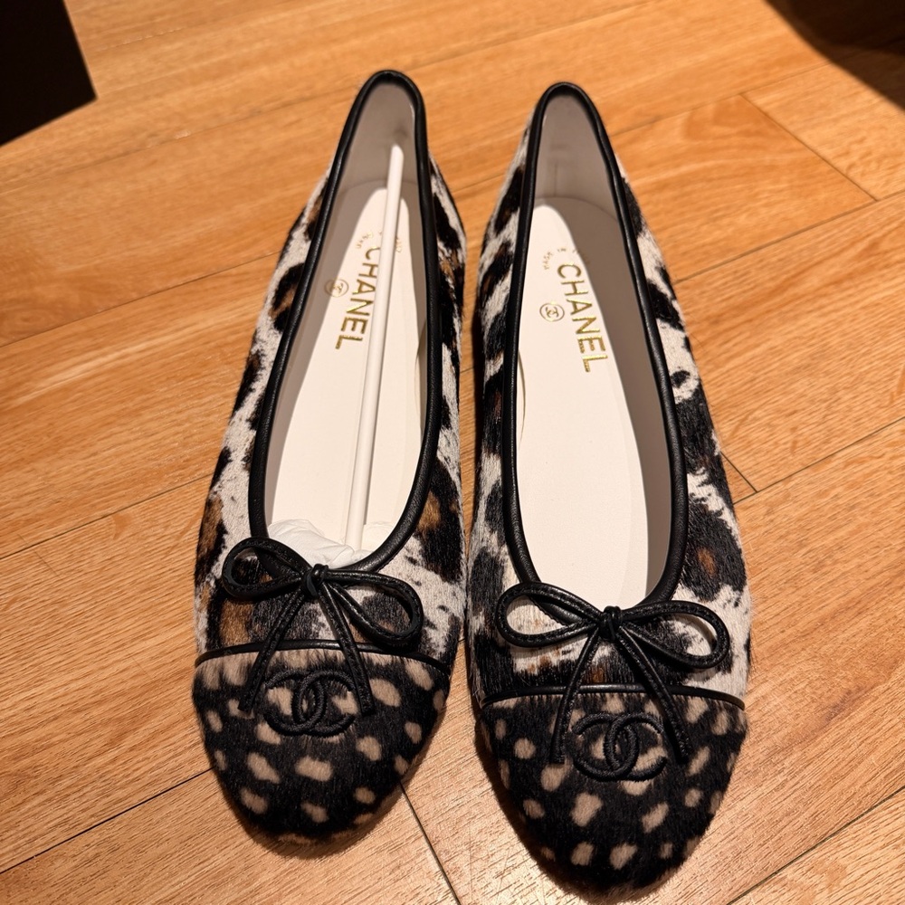 SOLD CHANEL animal Print pony Hair Ballet Flats - Picture 2 of 6